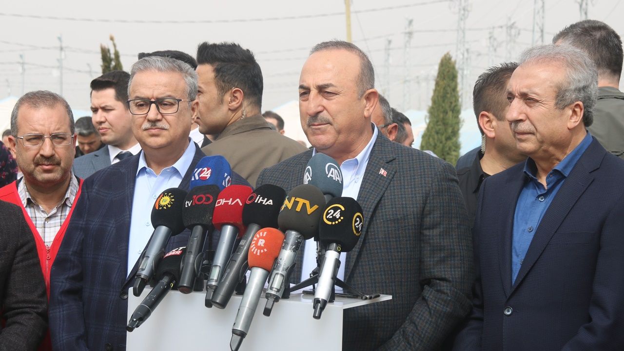 Dışişleri Bakanı Çavuşoğlu’ndan Diyarbakır'da çadırkent ziyareti
