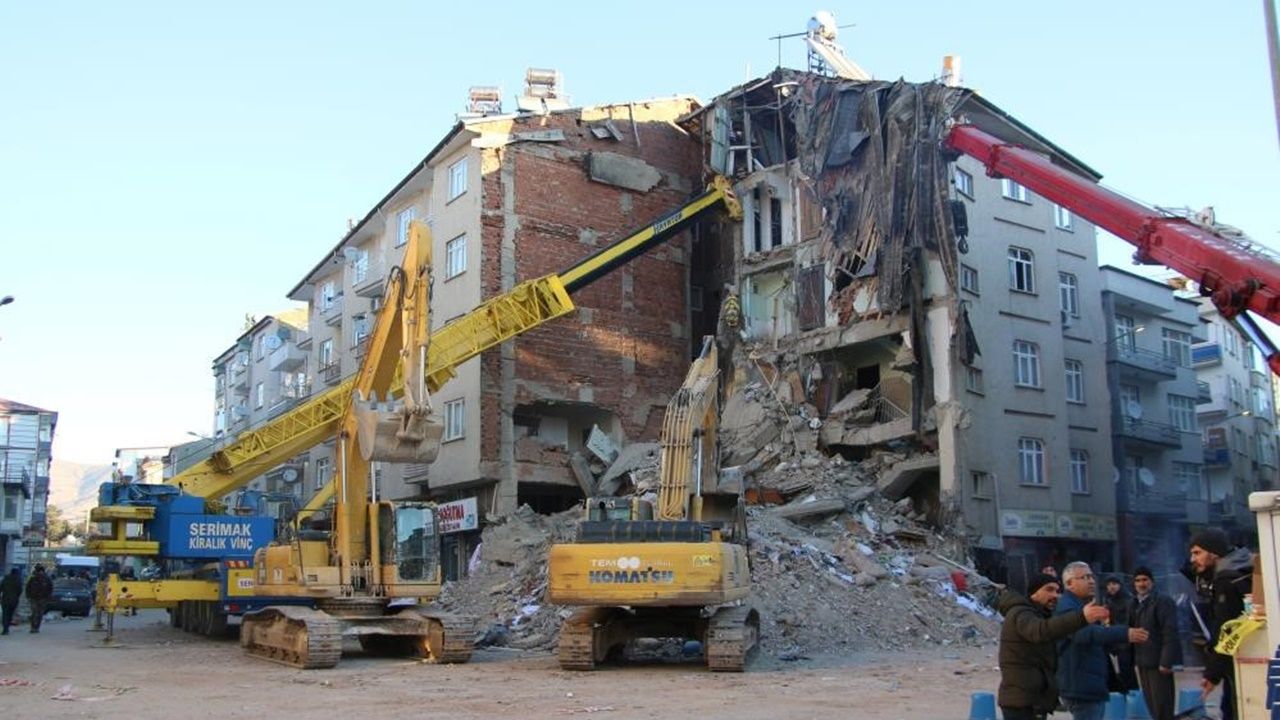 Elazığ’da binanın betonarme projesini yapan sanığa 3 yıl mesleği yapmama cezası