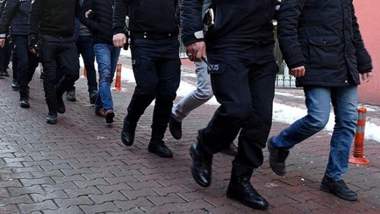 İzmir’de operasyon: Çok sayıda gözaltı var