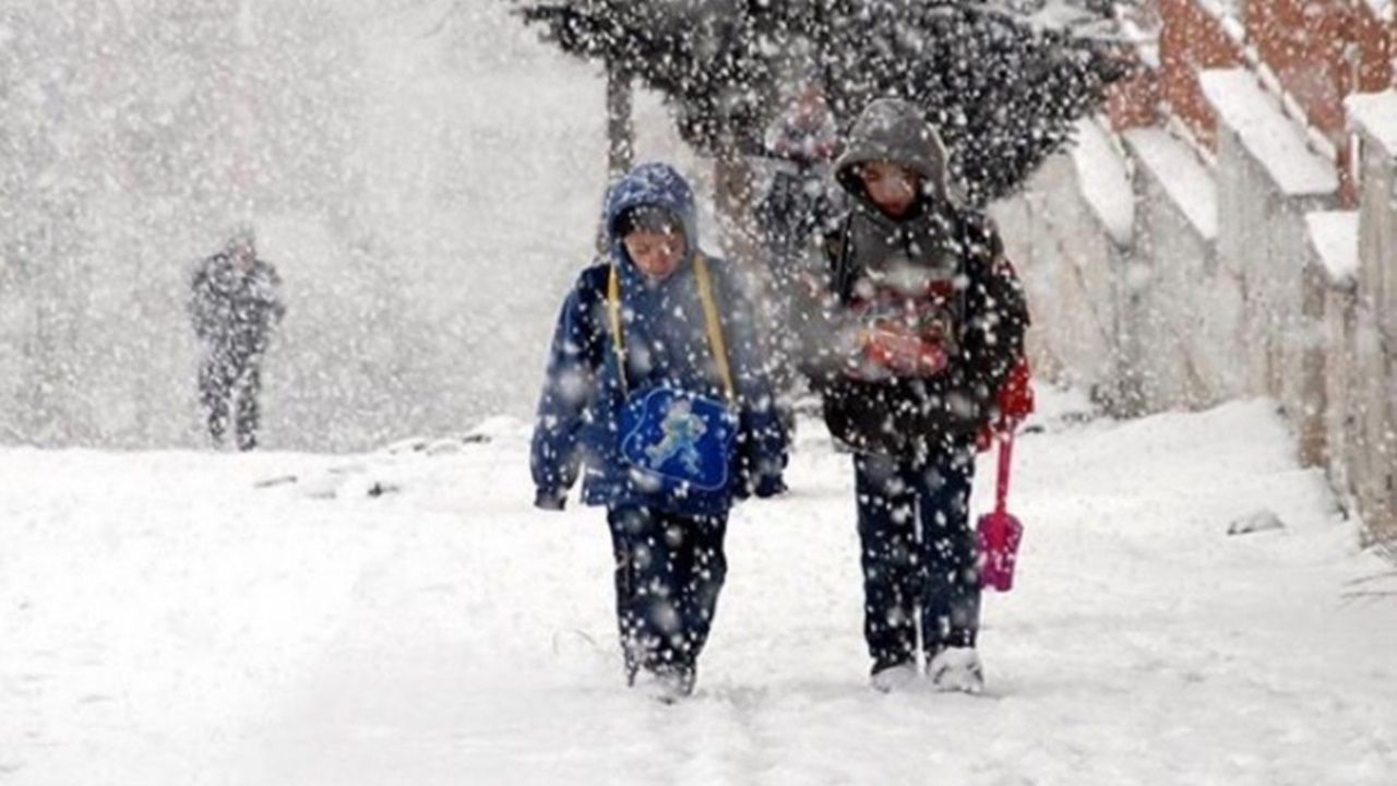 Mart sonu kar yağdı: 5 ilde okullar tatil