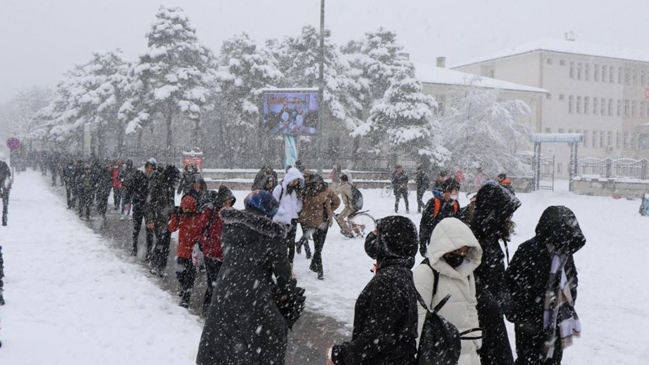 Erzincan'da taşımalı eğitime 1 günlük kar tatili