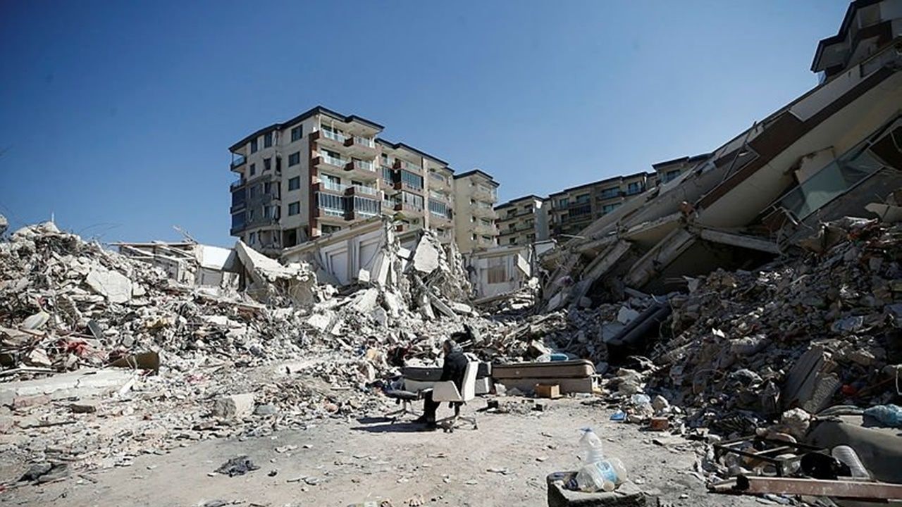Depremde can kaybı 47 bin 975'e yükseldi