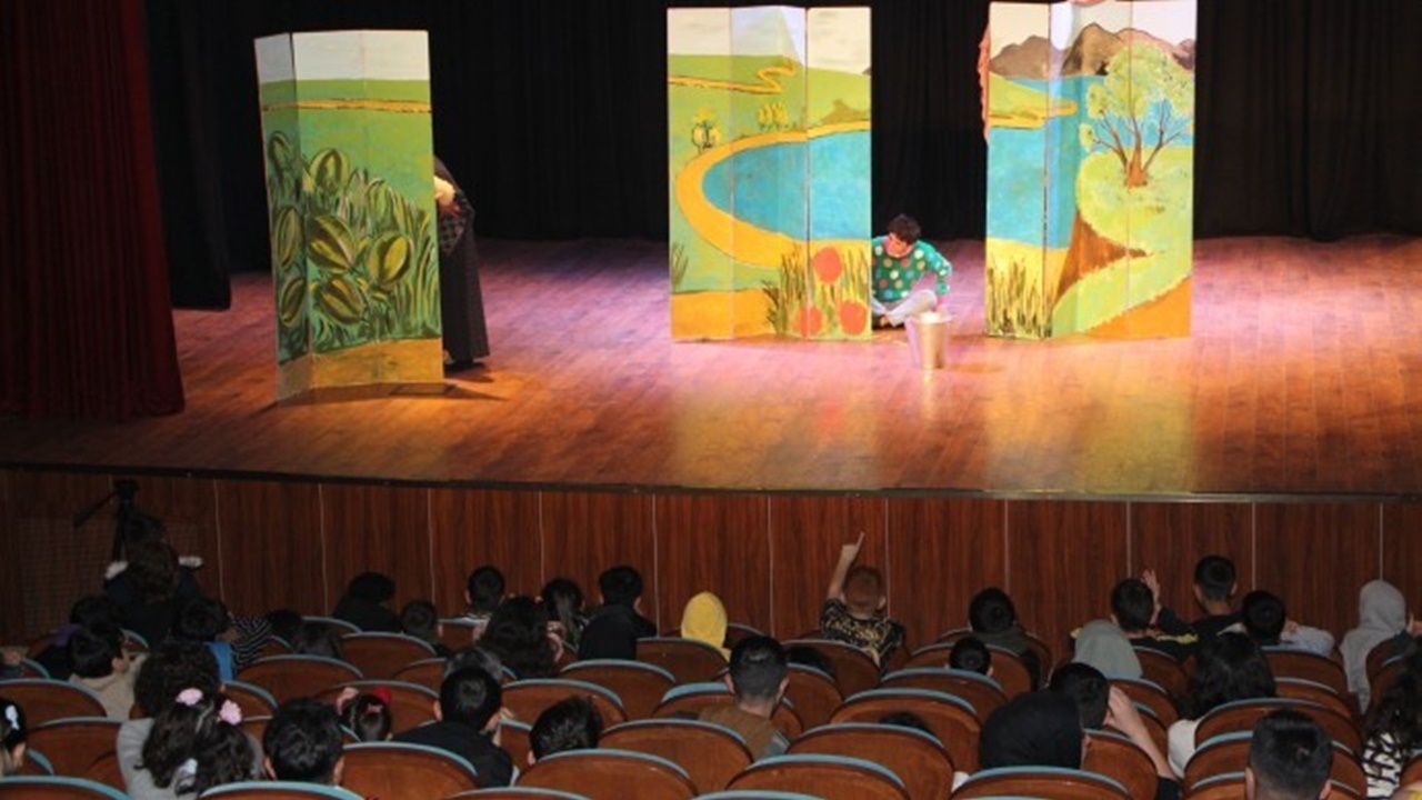 Kürtçe çocuk oyunu “Nisko” İstanbul’da sahne aldı