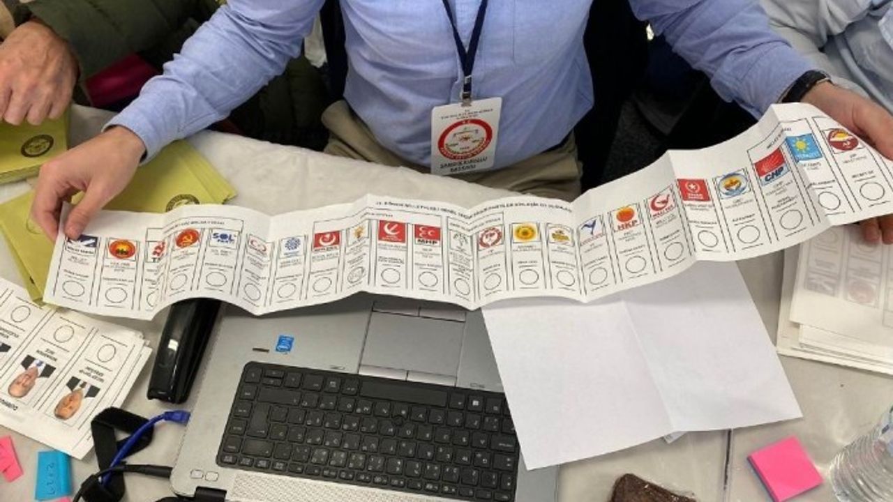 CHP: Açılmamış oy pusulası AKP’ye evet mührü basılmış çıktı