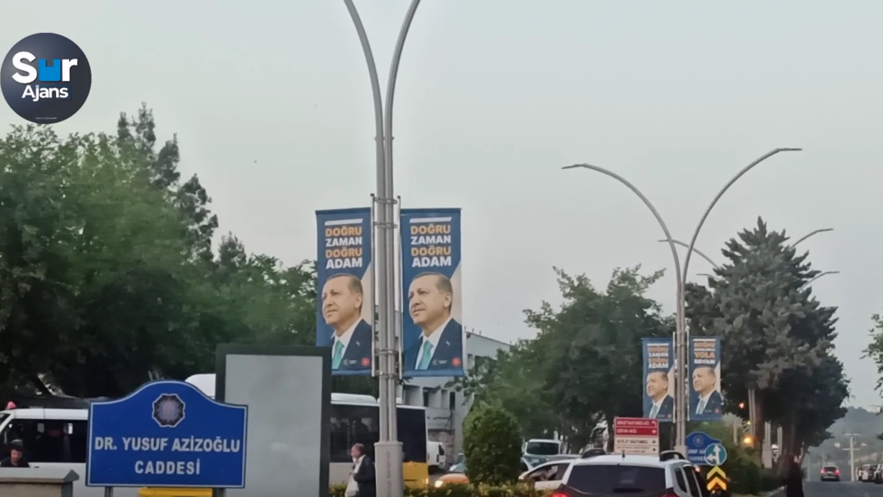 Diyarbakır’da Erdoğan’ın afişleri, seçim yasaklarına rağmen yine indirilmedi