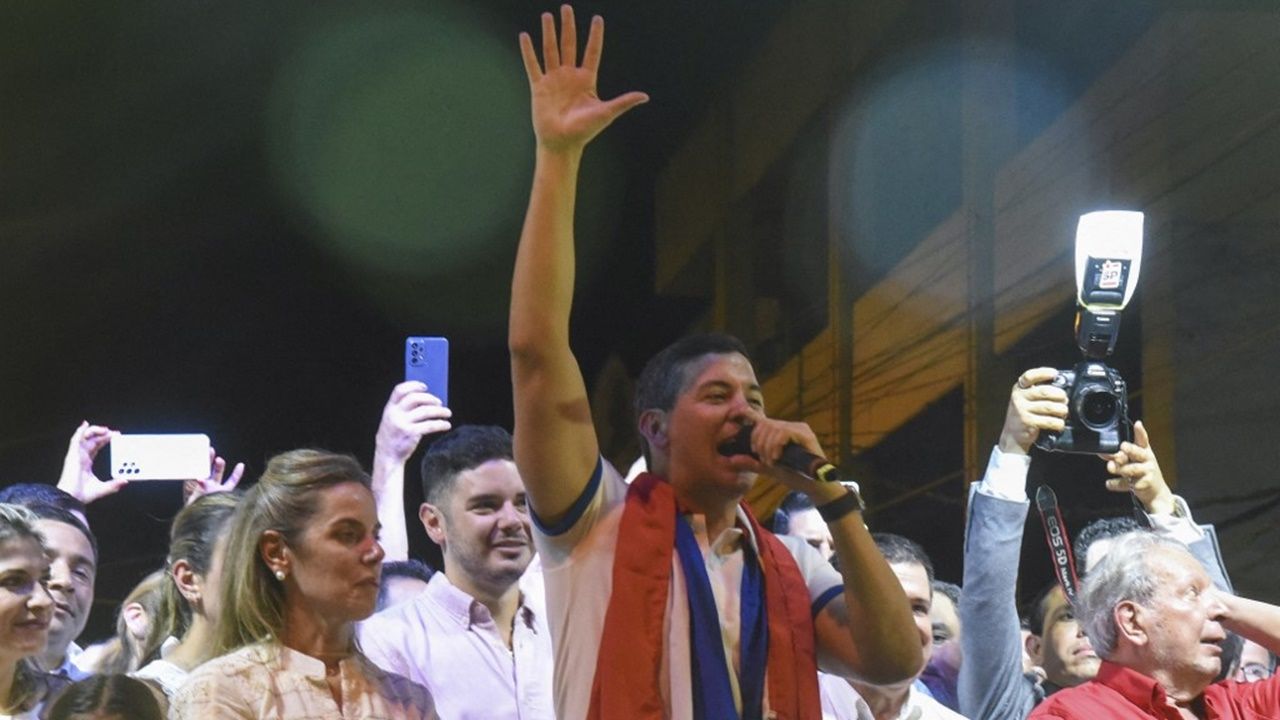 Paraguay'da seçimi eski Ekonomi Bakanı Santiago Pena kazandı