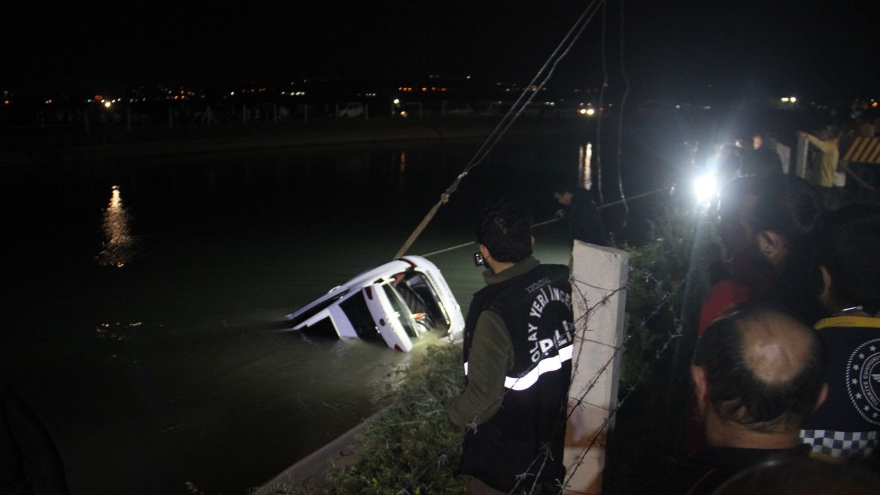 Urfa'da sulama kanalına düşen araçta 4 ölü, 2 kayıp, 1 yaralı
