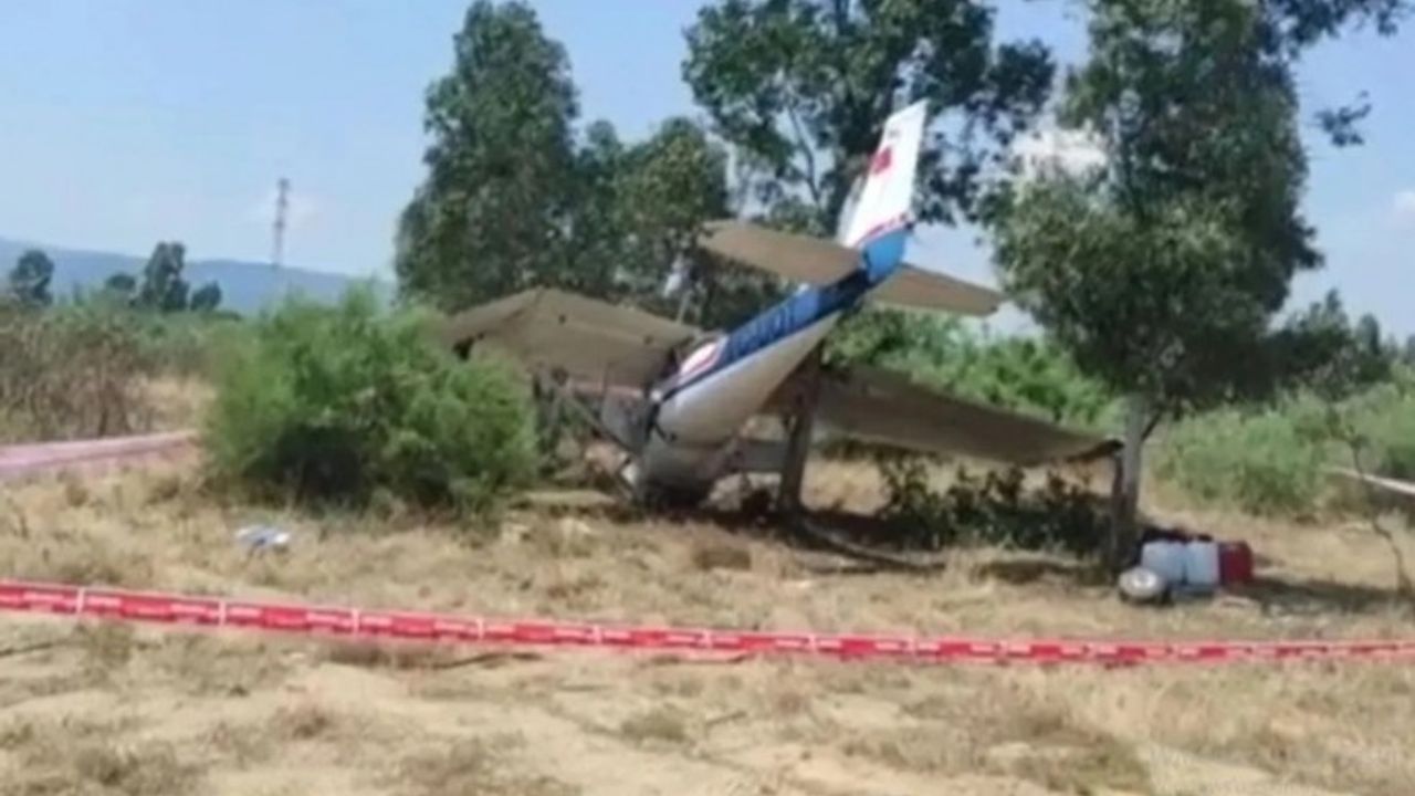 İzmir'de havalanan uçak düştü