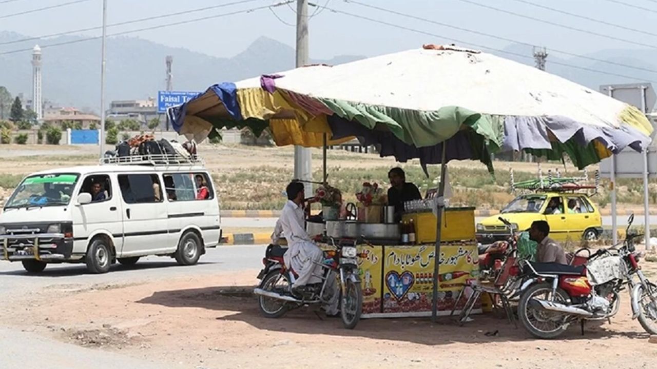 Pakistan'da aşırı sıcaklar 22 can aldı