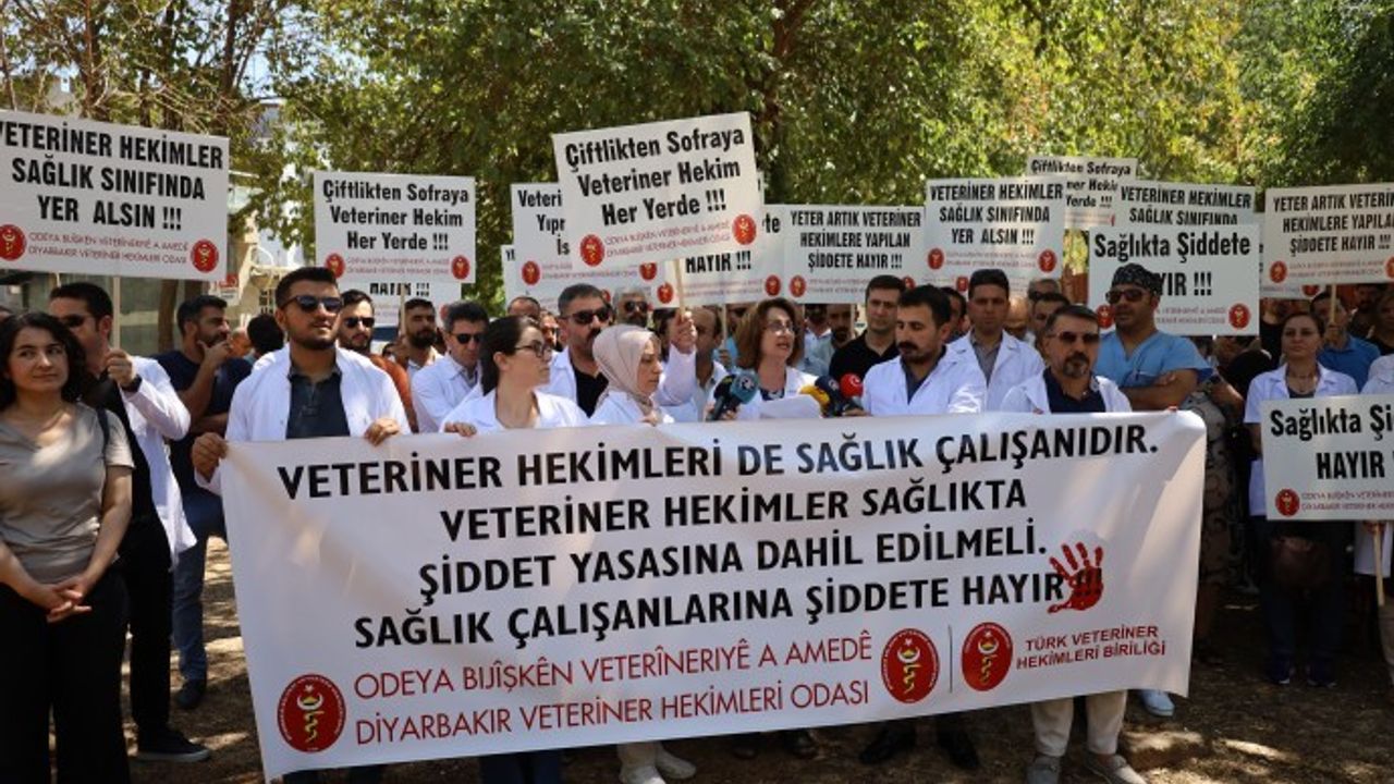 Diyarbakır’da veterinerler talepleri için iş bıraktı