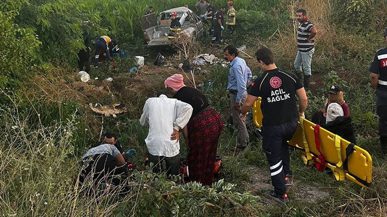 Mevsimlik işçiler kaza yaptı: 2’si Suriyeli olmak üzere 3 işçi öldü, 11 yaralı