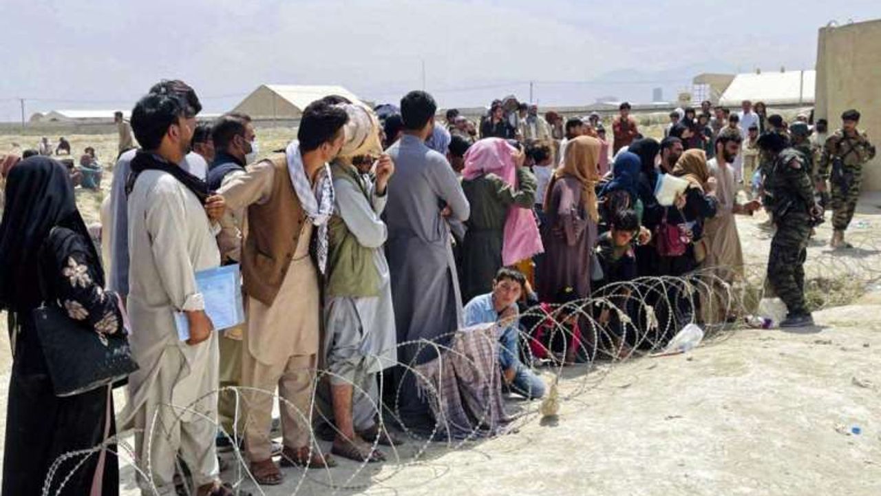 Taliban, İran’ın 46 binden fazla Afgan’ı sınır dışı ettiğini açıkladı