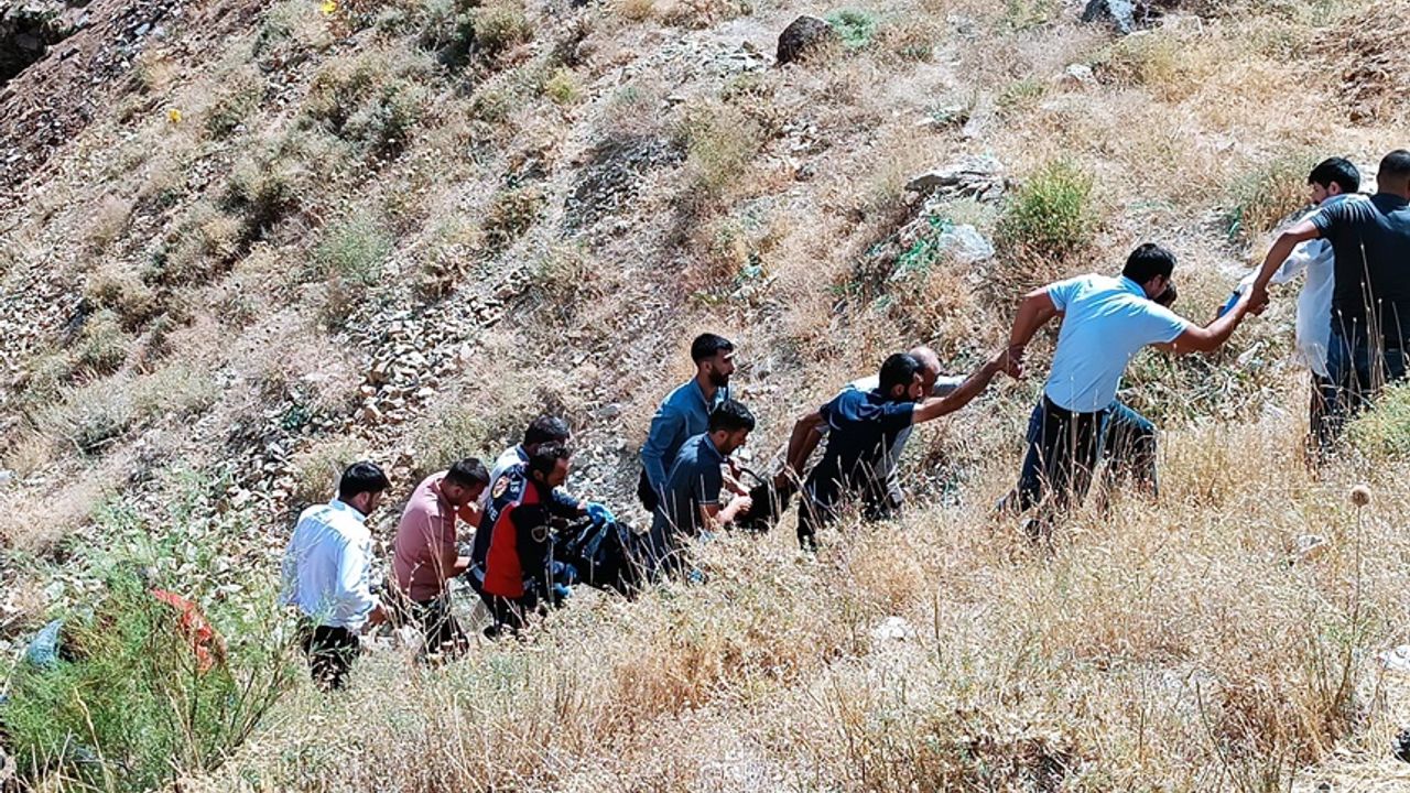 Bitlis’te yüksekten düşen yurttaş yaşamını yitirdi