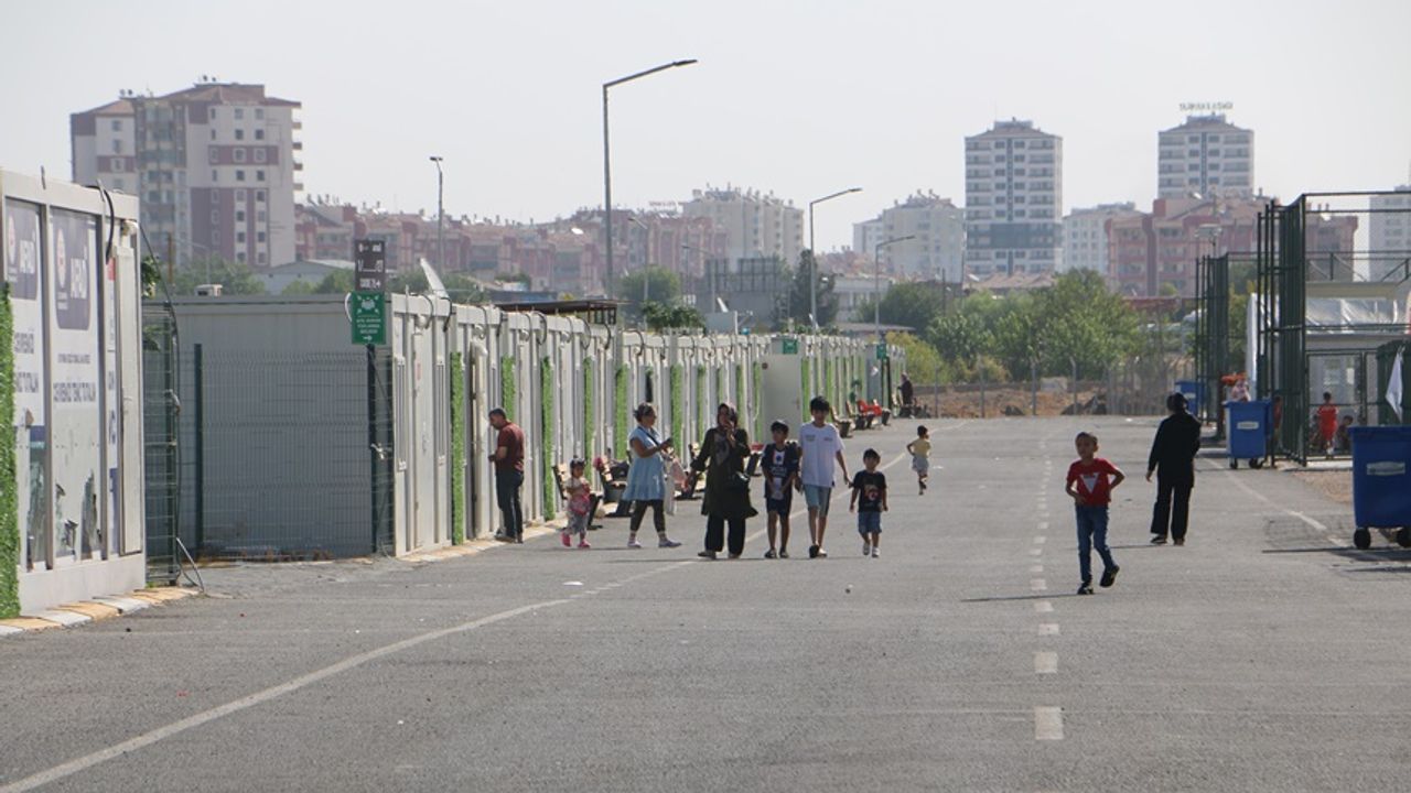 Diyarbakır’da konteyner kentteki öğrenciler ders başı yaptı