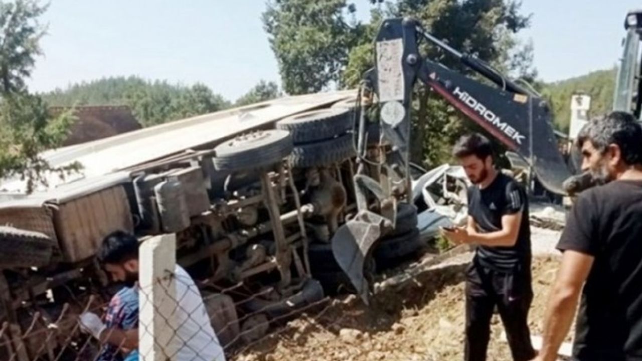 Maraş’ta kamyon cenaze merasimine daldı: 5 can kaybı, 25 yaralı