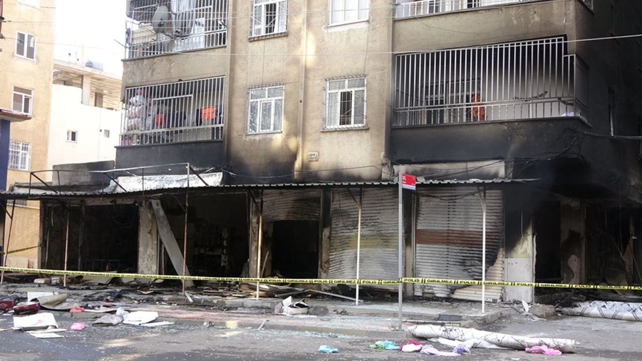 Diyarbakır Bağlar’da tekstil dükkanında patlama
