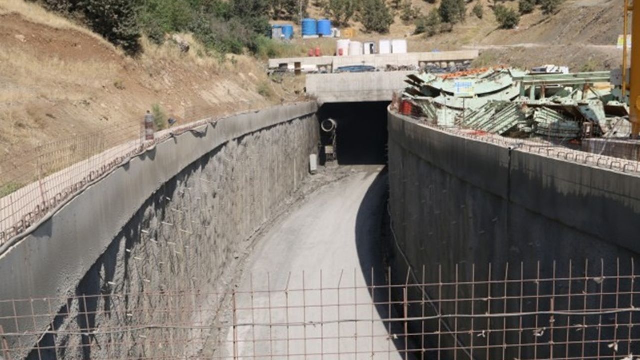 Şırnak-Van yolu 11 yıldır bitirilmedi