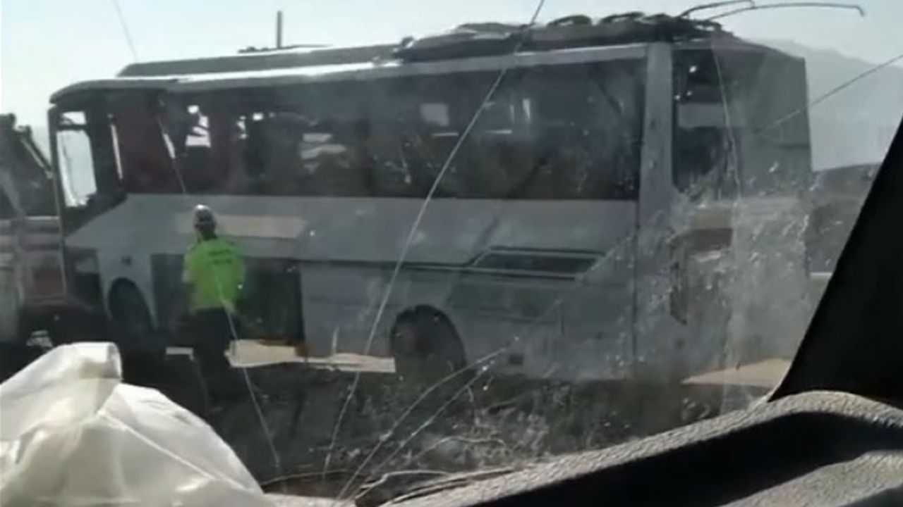 Van’da göçmenleri taşıyan otobüs kaza yaptı: 5 can kaybı