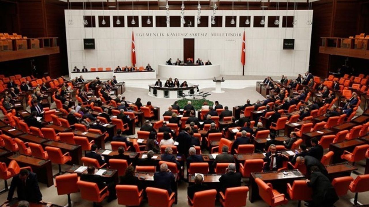AKP'den HEDEP’li vekille küfür savunması