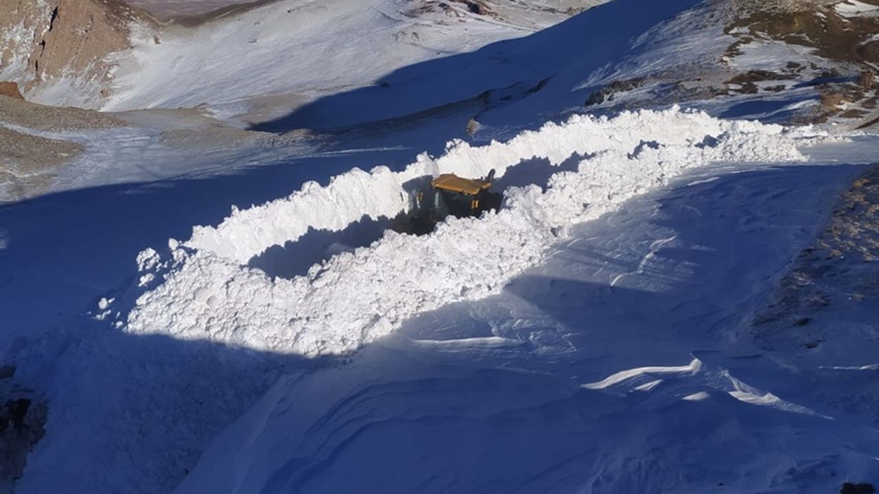 Hakkari'de kar kalınlığı 4 metre