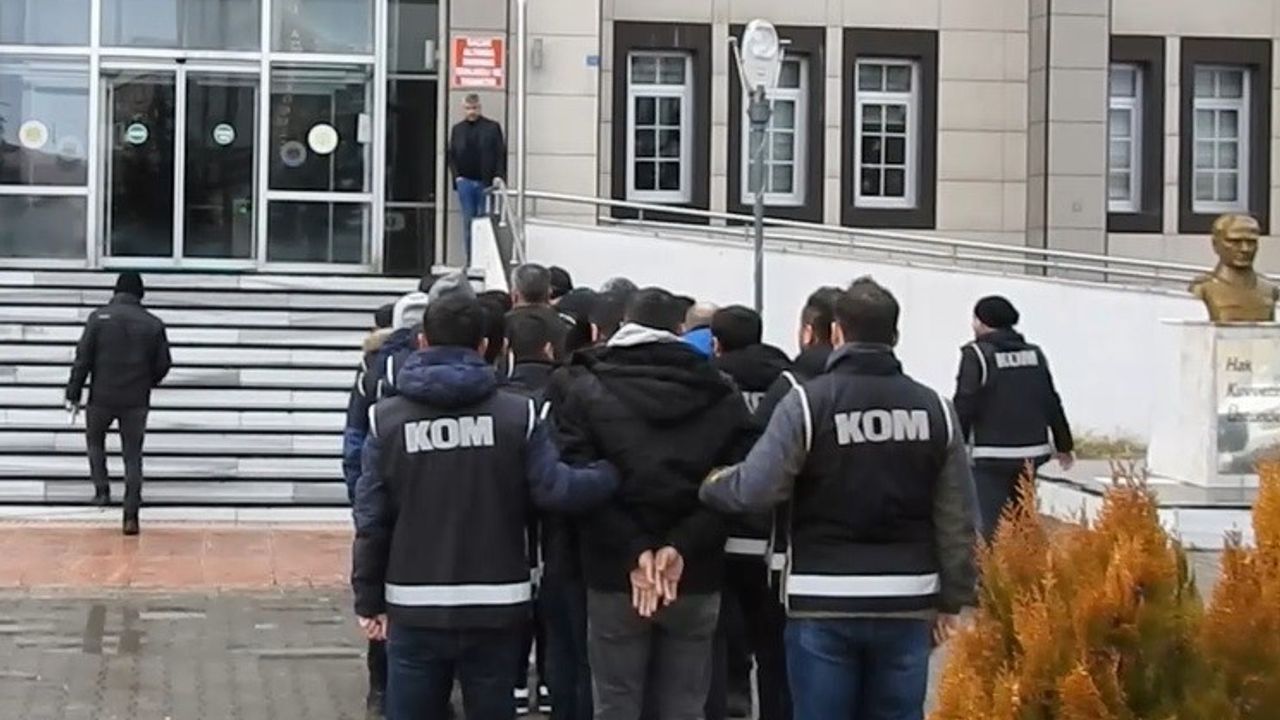 Bitlis’te çalıntı kömür alarmı: 50 kişi gözaltına alındı, Valilik açıklama yaptı