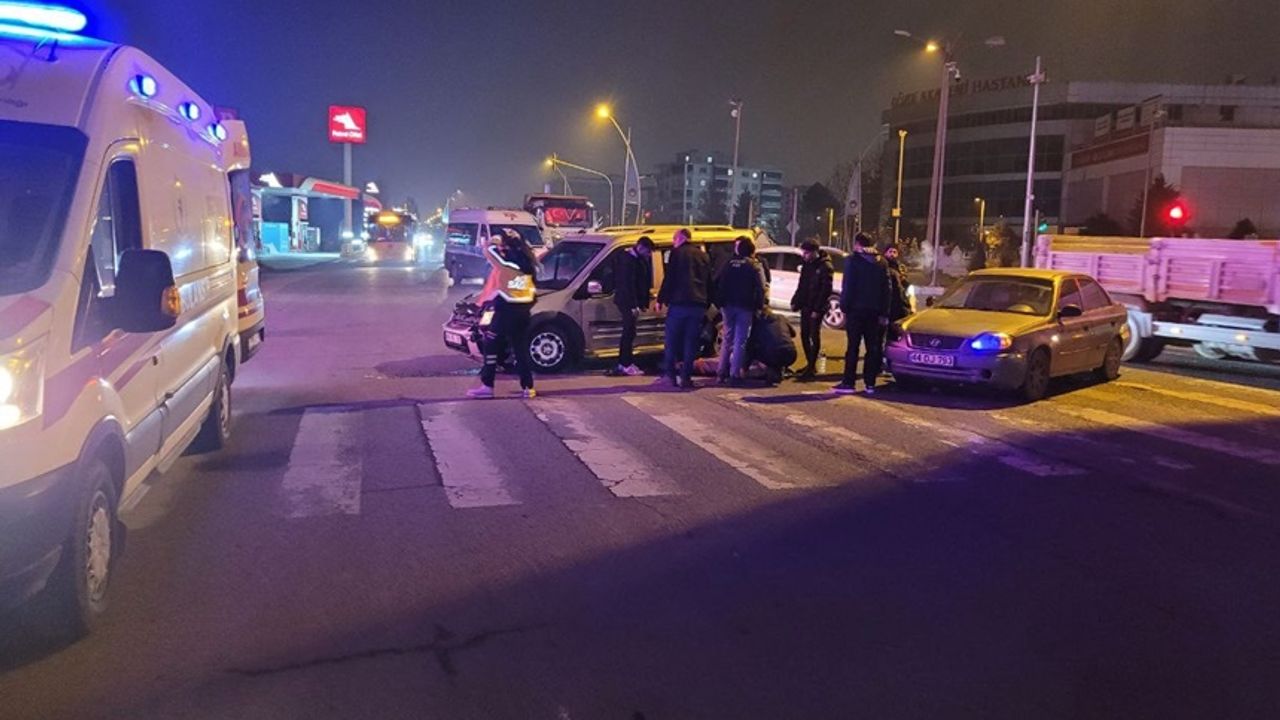 Malatya’da ticari araçla otomobil çarpıştı: 1 yaralı
