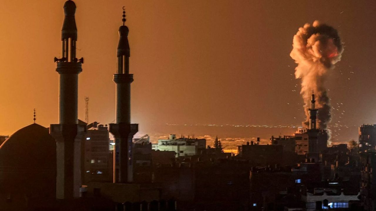 İsrail Refah'a saldırdı: Onlarca can kaybı