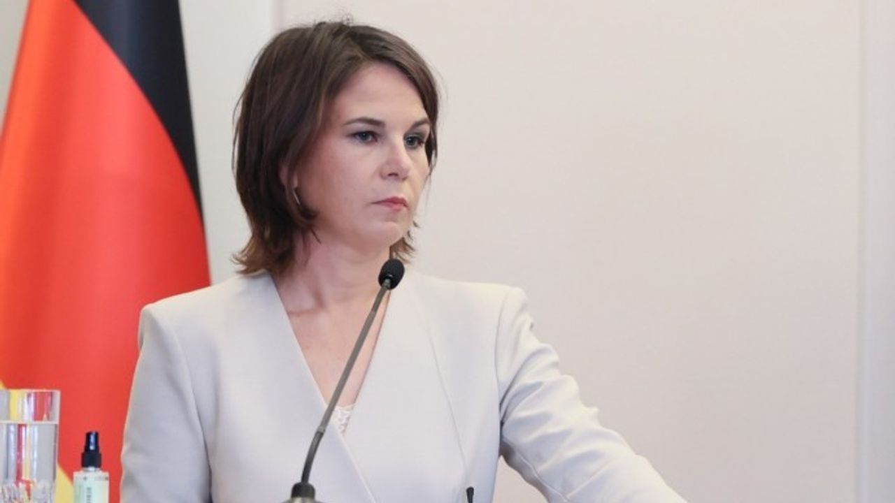 Baerbock: Almanya ve AB, İran Devrim Muhafızları Ordusu’nu ‘terör’ listesine almayı değerlendiriyor