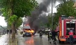 Van'da seyir halindeki minibüste yangın