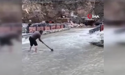 Erzurum'da dere yatağı taştı köprü sular altında kaldı