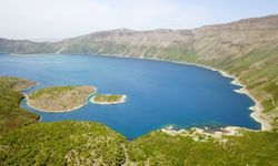 Nemrut Krater Gölü'nde turizm sezonu açıldı