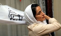 İran’da Armita’nın cenaze törenine katılan avukata gözaltı