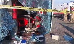 Urfa’da otobüs devrildi: 1 can kaybı, 14 yaralı