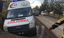 Diyarbakır’da ambulans ile otomobil çarpıştı: 1 yaralı