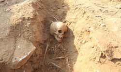 Diyarbakır Kulp’taki kazıda 54 çocuğun gömülü olduğu mezarlık çıktı