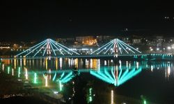 Cizre’de kayyımlar bir köprünün ışıklandırmasına 6 milyon harcadı