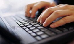 On parmak klavyede iyi olmak için dakikada kaç kelime yazılmalı?