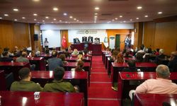 Diyarbakır Büyükşehir eşbaşkanlarından “Bayrak” açıklaması