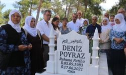 Deniz Poyraz'ı mezarı başında andılar