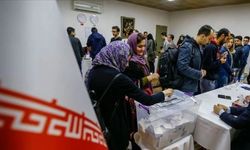 İran'da cumhurbaşkanlığı seçimi: Seçmenler sandık başında
