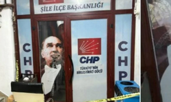 CHP Şile İlçe Binasına taşlı saldırı