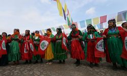 Newroz alanlarda kutlanmaya başladı