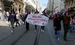 Regl ürünlerine gelen zamları protesto ettikleri için gözaltına alınan kadınlar serbest