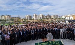 Raif Türk’ün cenaze namazı Diyarbakır’da yaptırdığı kendi ismini taşıyan okulda kılındı