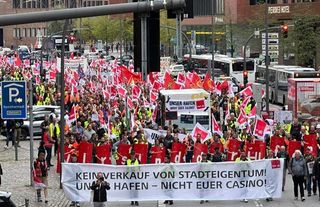 Hamburg liman işçileri direnişe geçti