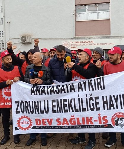 Sağlık emekçileri Diyarbakır’dan seslendi: Zorunlu Emeklilik Kabul edilemez!