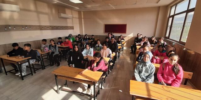 Adıyaman’da depremden 76 gün sonra okullar açıldı