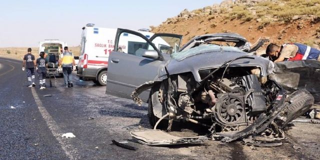 Diyarbakır’daki kazada 2 kişi öldü, 10 kişi yaralandı