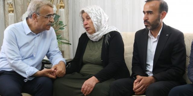 Sancar'dan Emine Şenyaşar’a ziyaret