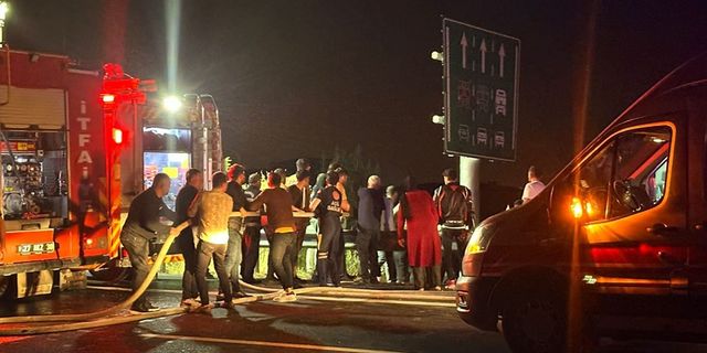 Antep'te feci kaza: Araç alev topuna döndü, 1 can kaybı